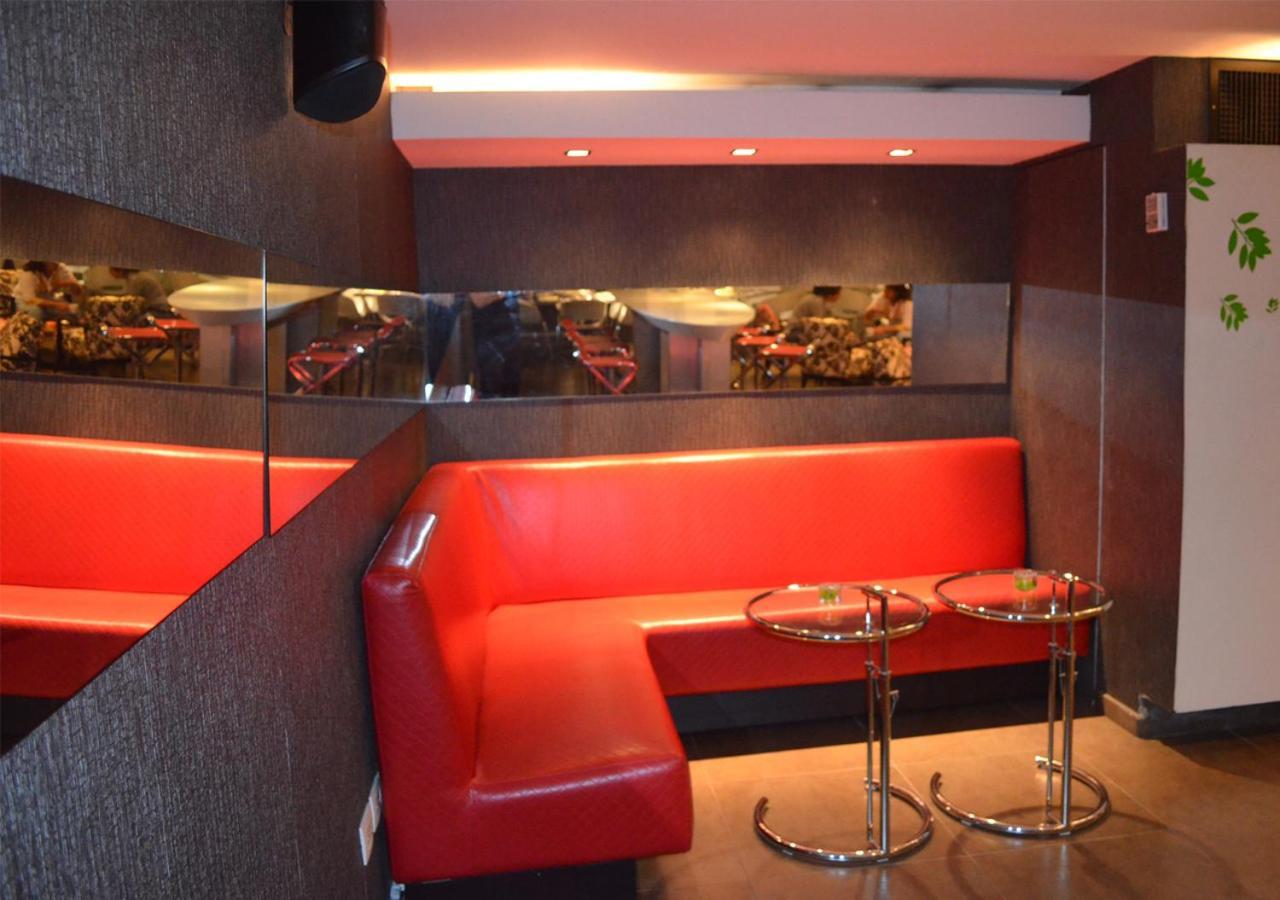 San Simon Hotel Pereira By Soratama Kültér fotó Interior of a nightclub