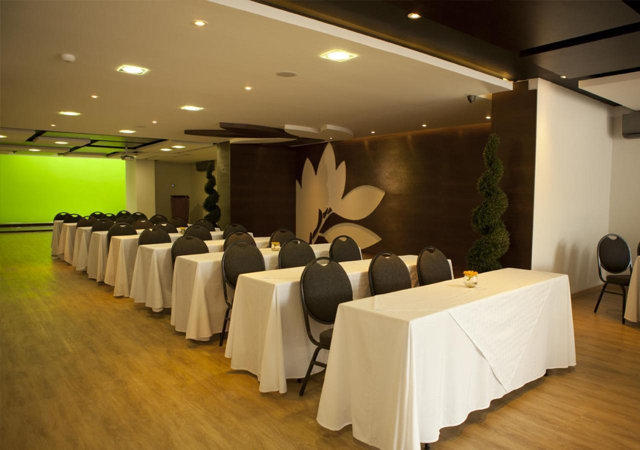 San Simon Hotel Pereira By Soratama Kültér fotó Meeting room